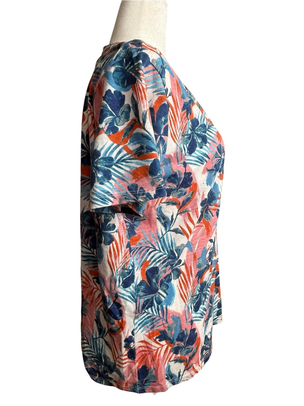 Stella Parker Tropical V-Neck Short Sleeve Tee in Coral & Navy size XL - Picture 6 of 8